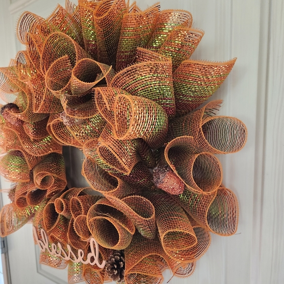 NWOT HANDMADE DECO MESH WREATH - Picture 3 of 7